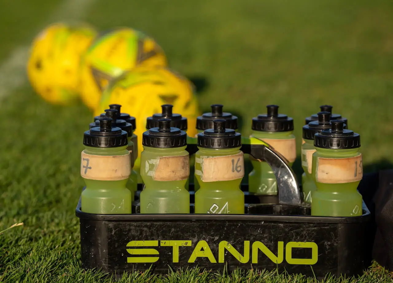 5 Hydration Tips For Football Players